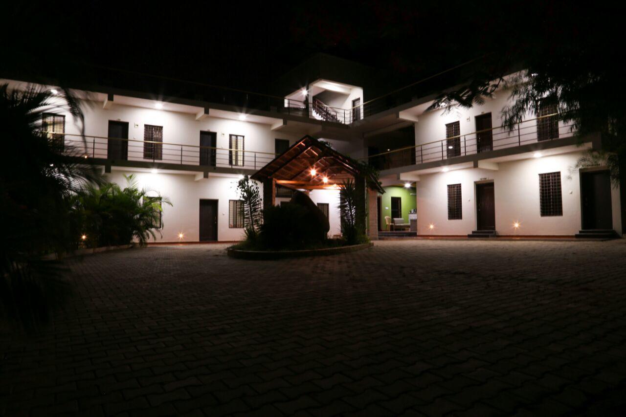 Golds Club & Resort Bayappanhalli Eksteriør bilde