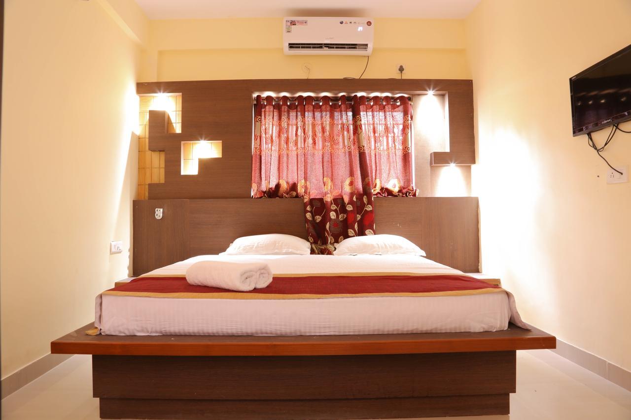 Golds Club & Resort Bayappanhalli Eksteriør bilde