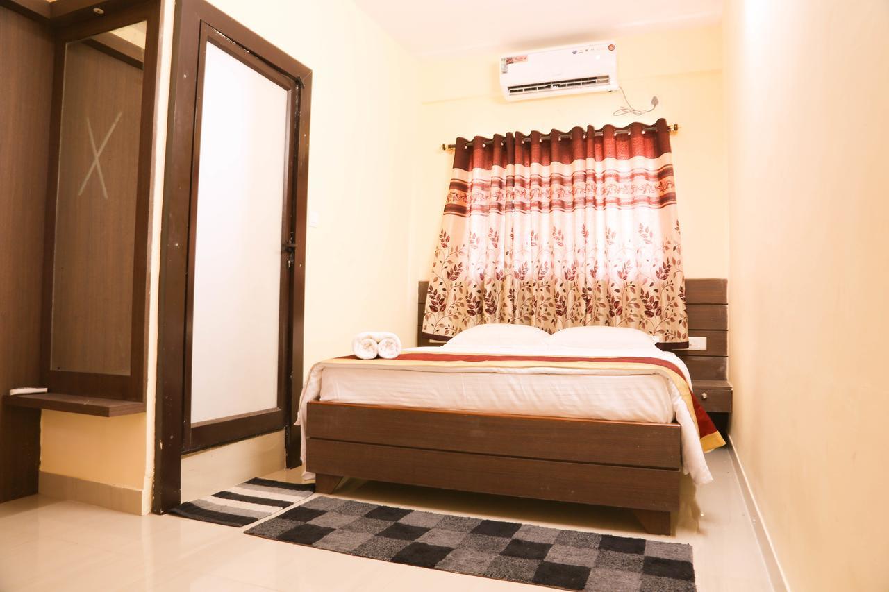 Golds Club & Resort Bayappanhalli Eksteriør bilde